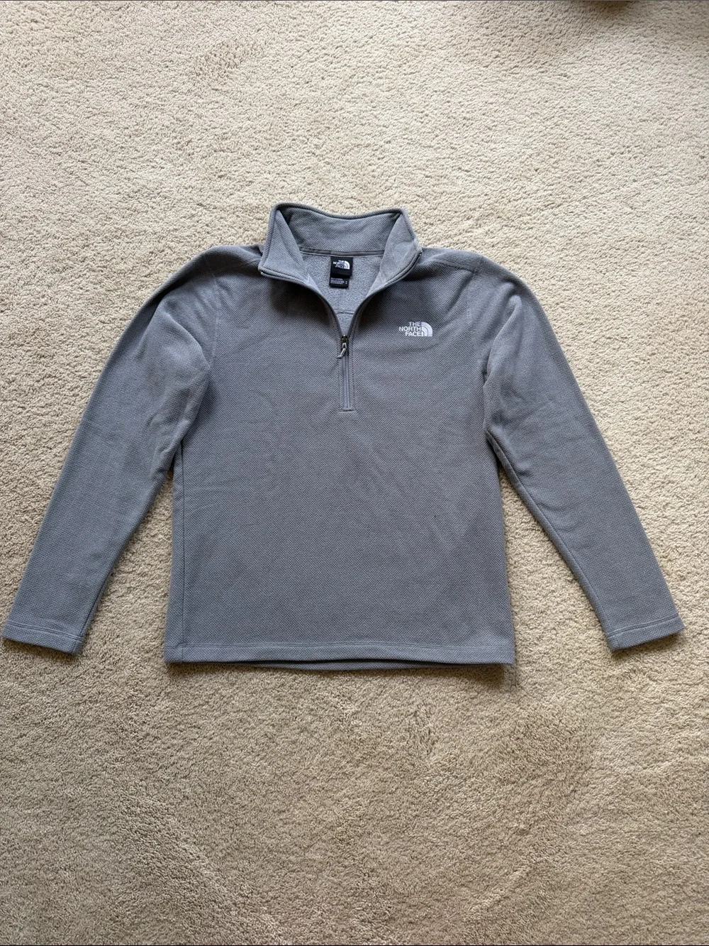 The North Face Men’s Light Gray Quarter-Zip Fleece